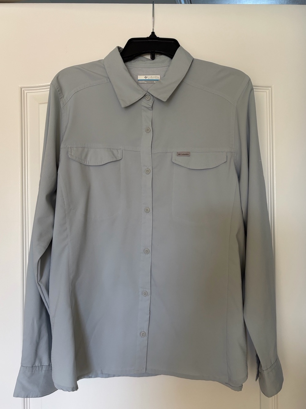 Columbia Light Gray Women's Button-Down Shirt
